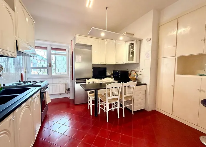 Bonelli Train St - Spacious Family Appartement